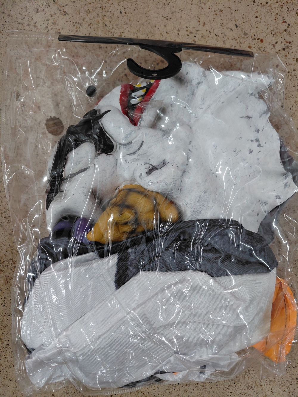 Kids Creepy Clown Costume (PENNYWISE- White & Black